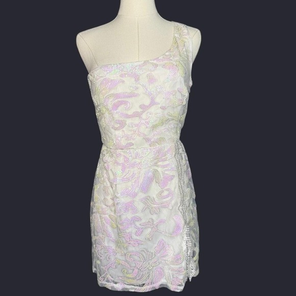 Lucy in the Sky Dresses & Skirts - Lucy in the Sky size Medium White one-shoulder dress iridescent sequins in lace